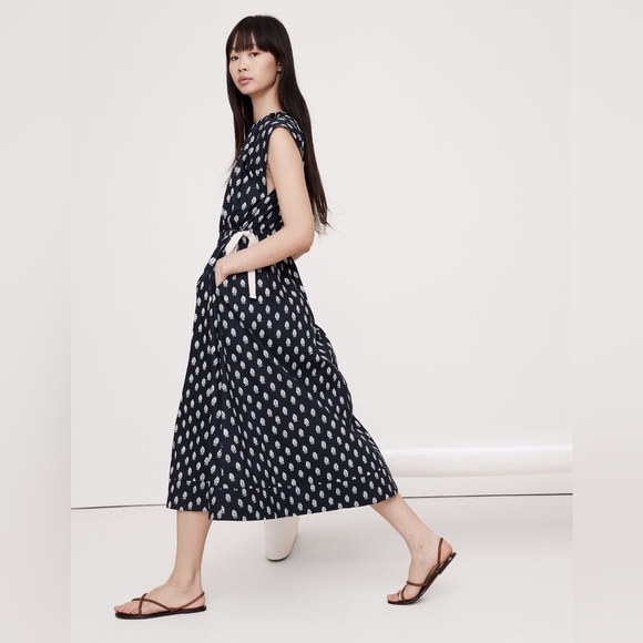 NEW! Banana Republic Navy Blue Paisley Cotton Poplin Tie-Waist Midi Dress 🪷🍉 - Picture 3 of 8